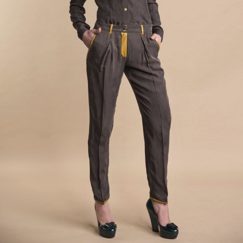 ROBERT KALINKIN. Women trousers with leather